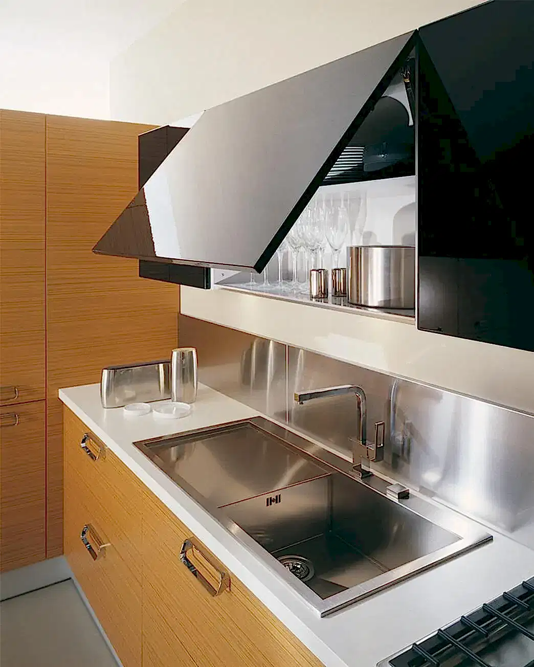 Kulpsuz Açılım Profilli Üst Dolap