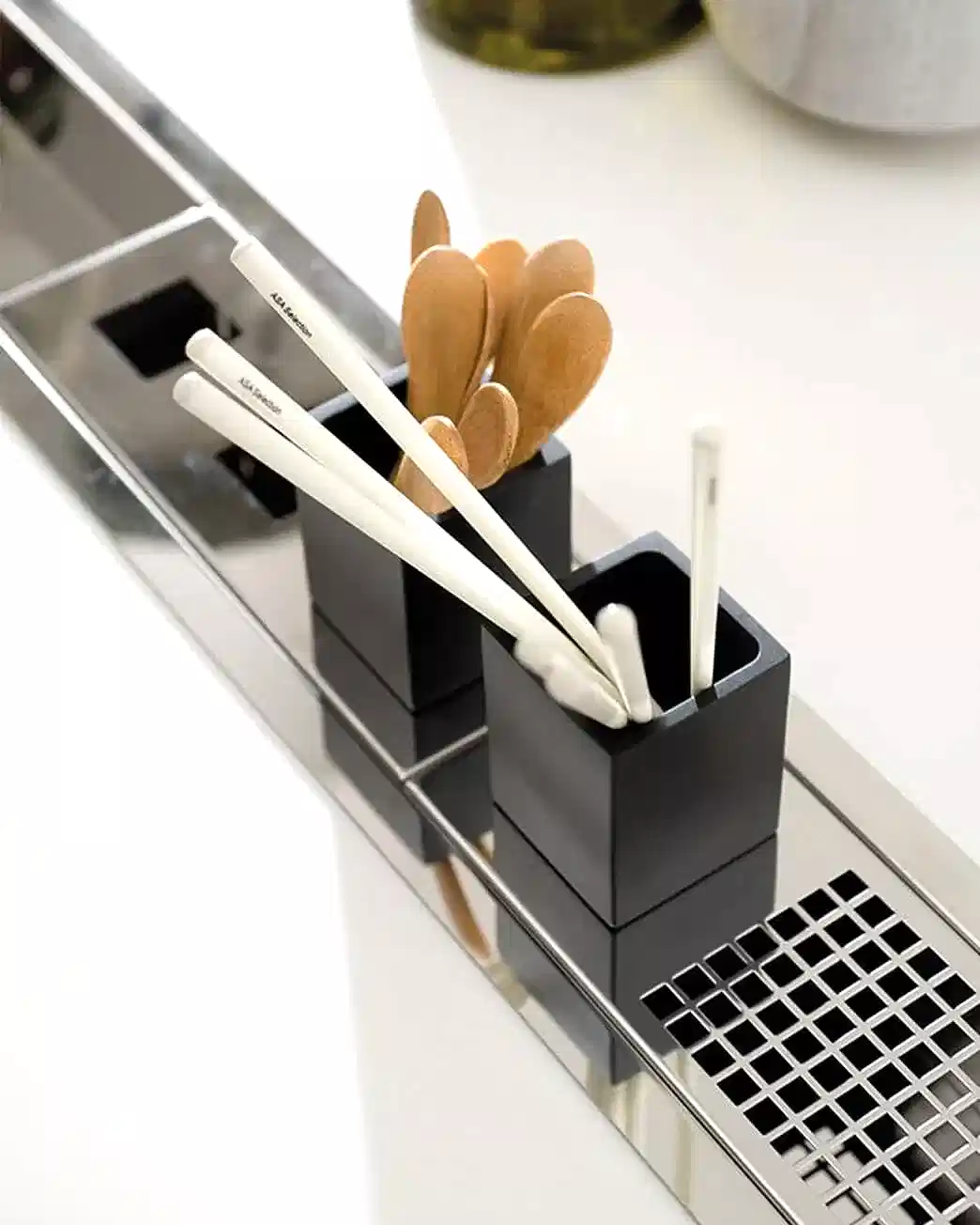 Tezgah Üstü Çelik Aksesuar Bardaklığı ve Kaşıklığı