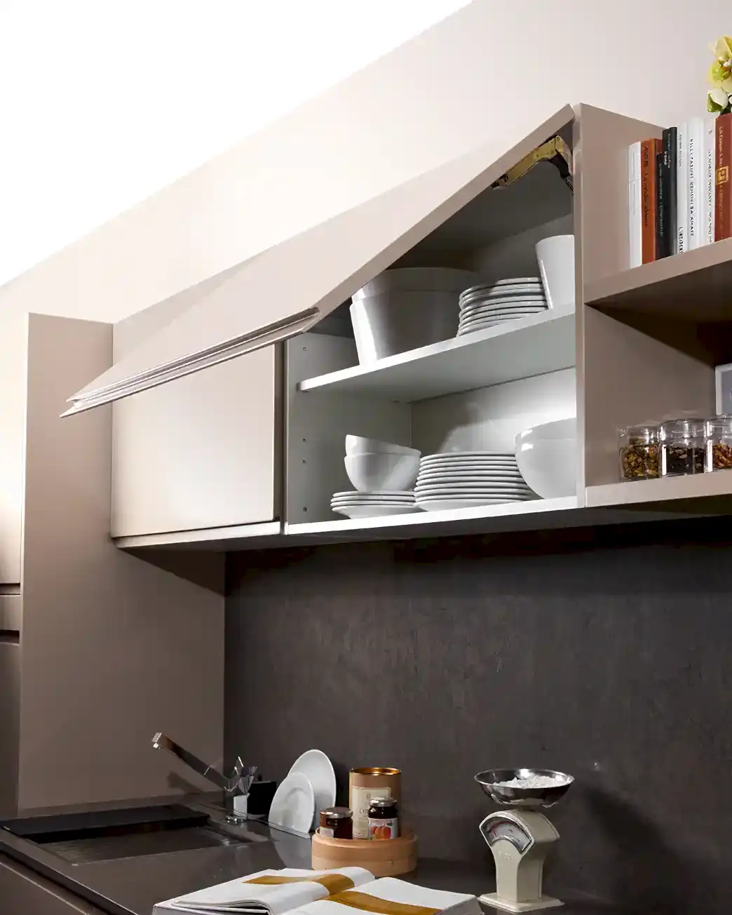 Düşey Açılır Üst Dolap