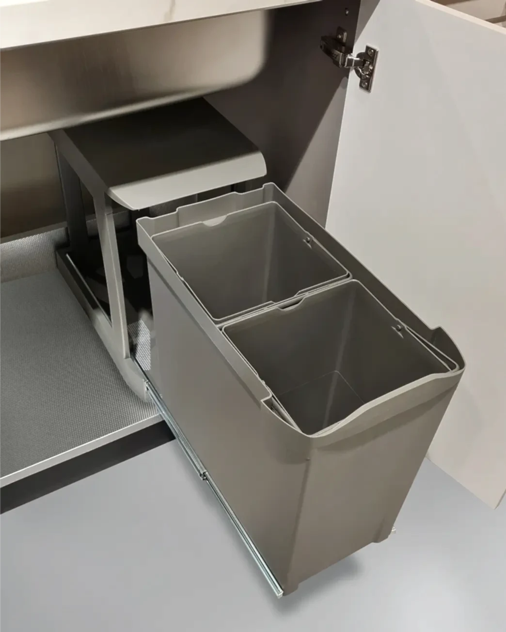 Koyu Gri Sürgülü Çöp Kovası